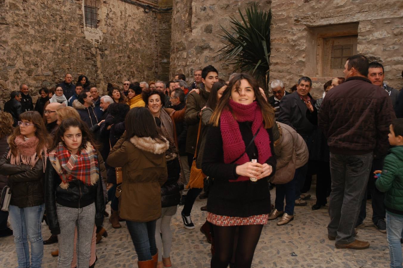 Tradicional subasta de roscos de San Blas en Cornago