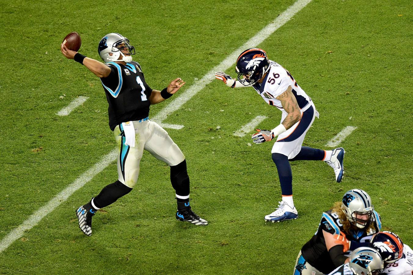 Los Broncos maniatan a los Panthers en la Super Bowl