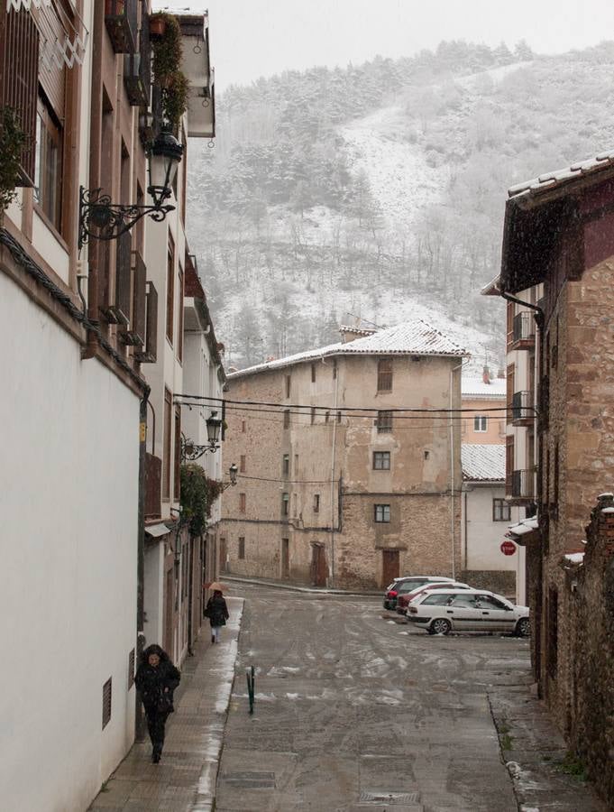 Ezcaray se viste de blanco