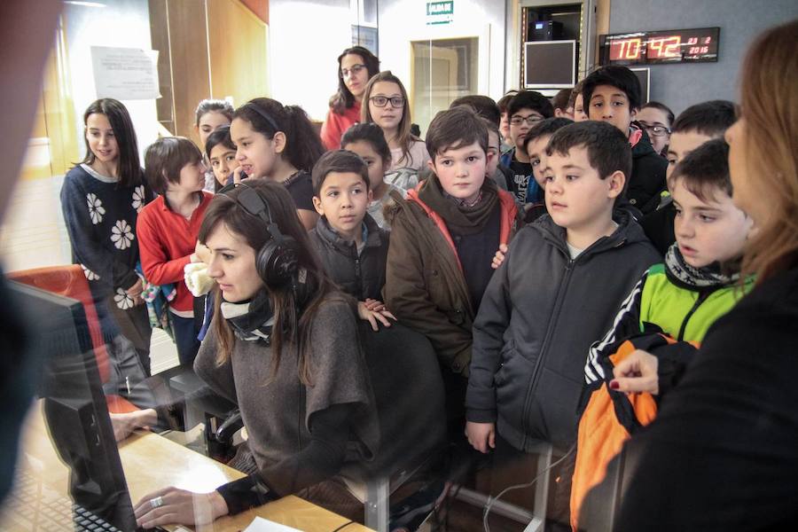 Los alumnos de 5º de Primaria del Colegio Milenario de la Lengua visitan la multimedia de Diario LA RIOJA