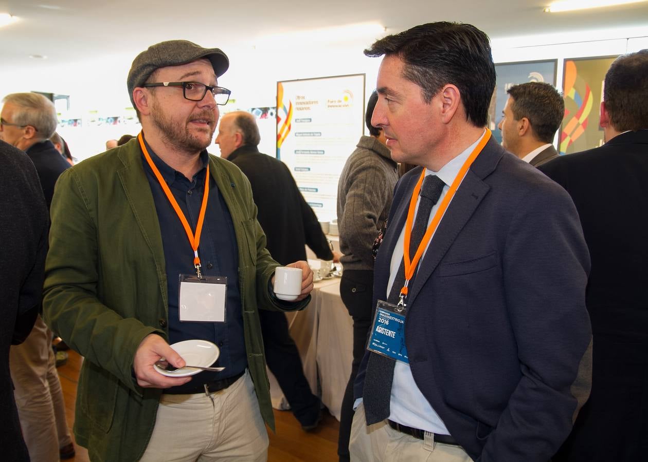 Una pausa para tomar un vino en la Imaginext Rioja