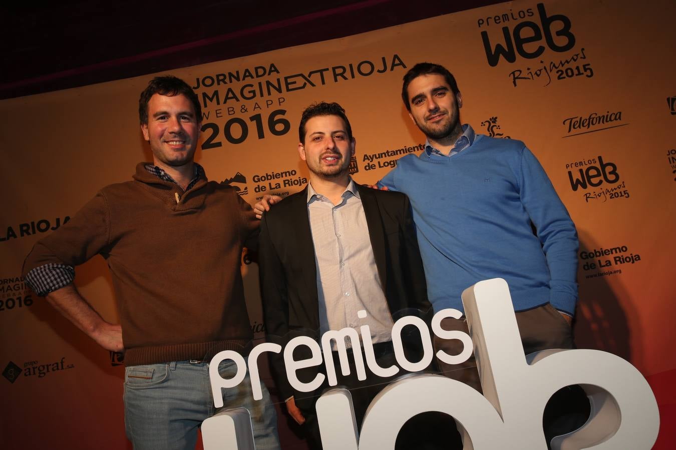 Sonrisas en el photocall en la entrega de los XVIII Premios Web Riojanos