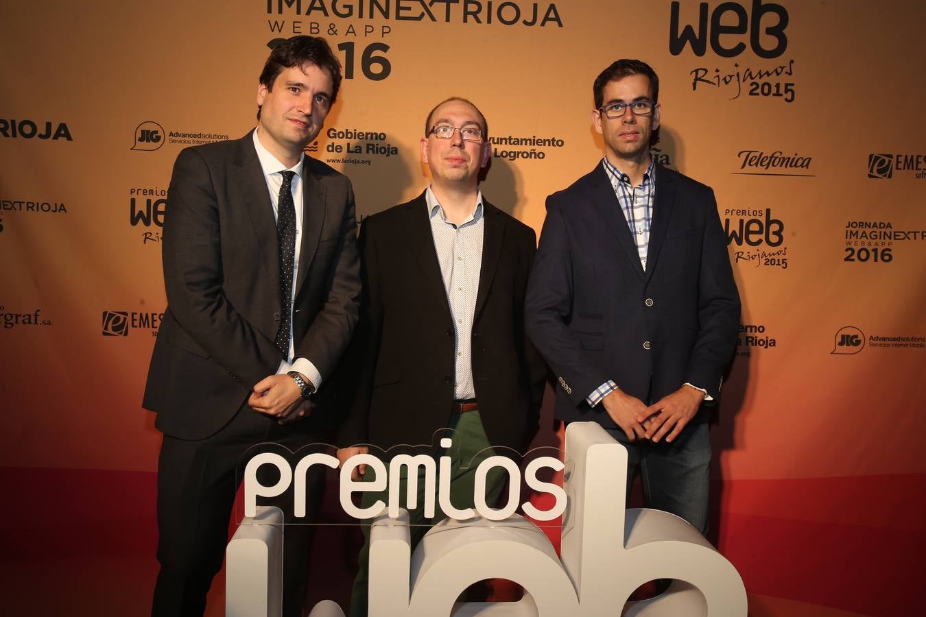 Sonrisas en el photocall en la entrega de los XVIII Premios Web Riojanos