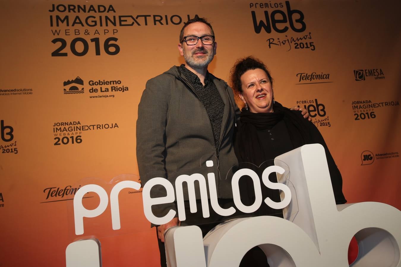 Sonrisas en el photocall en la entrega de los XVIII Premios Web Riojanos
