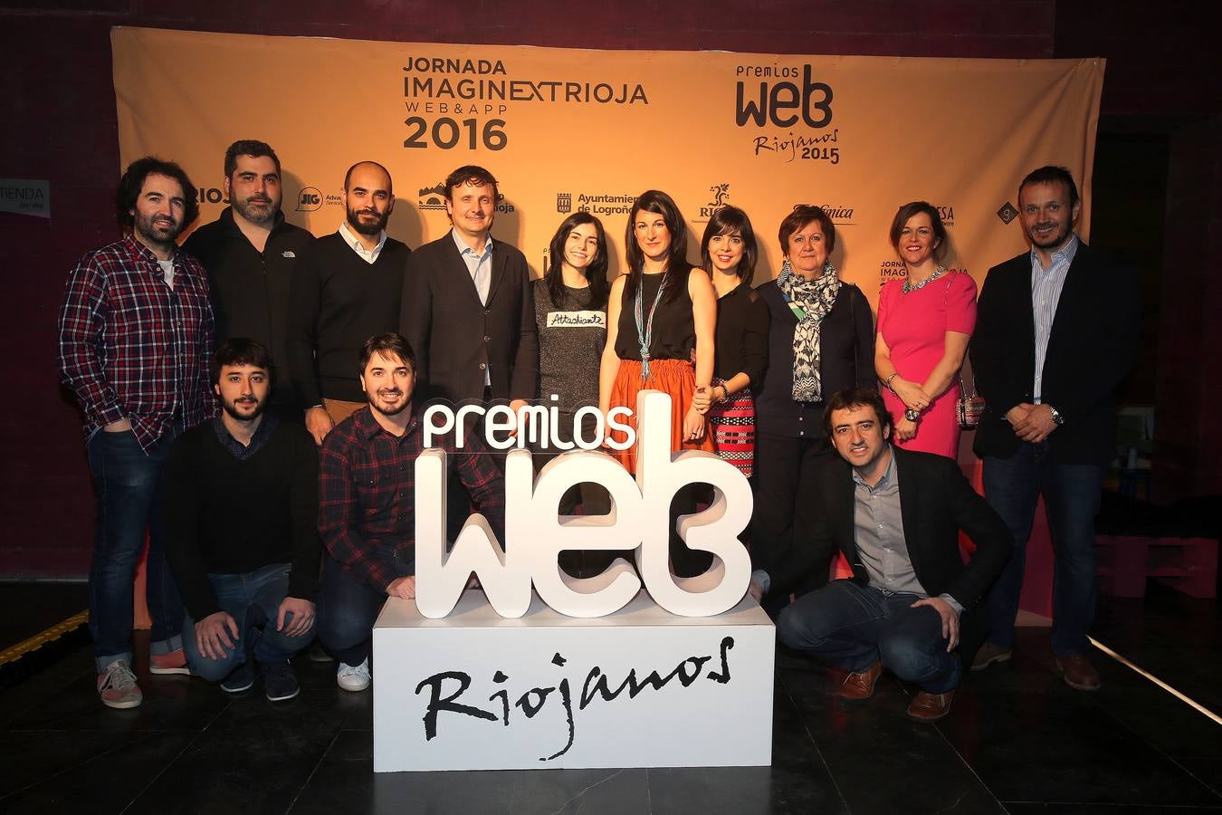 Sonrisas en el photocall en la entrega de los XVIII Premios Web Riojanos