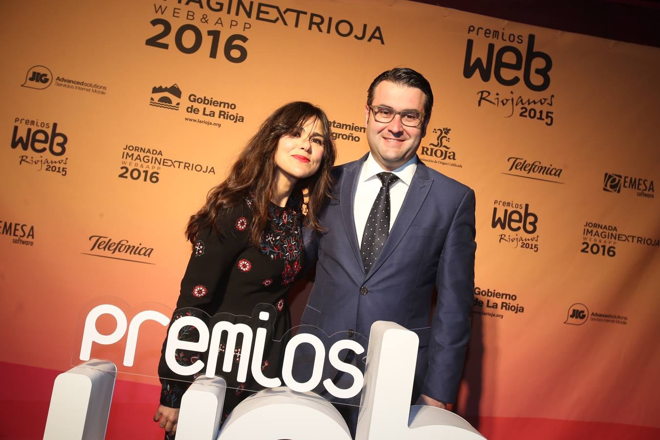 Sonrisas en el photocall en la entrega de los XVIII Premios Web Riojanos
