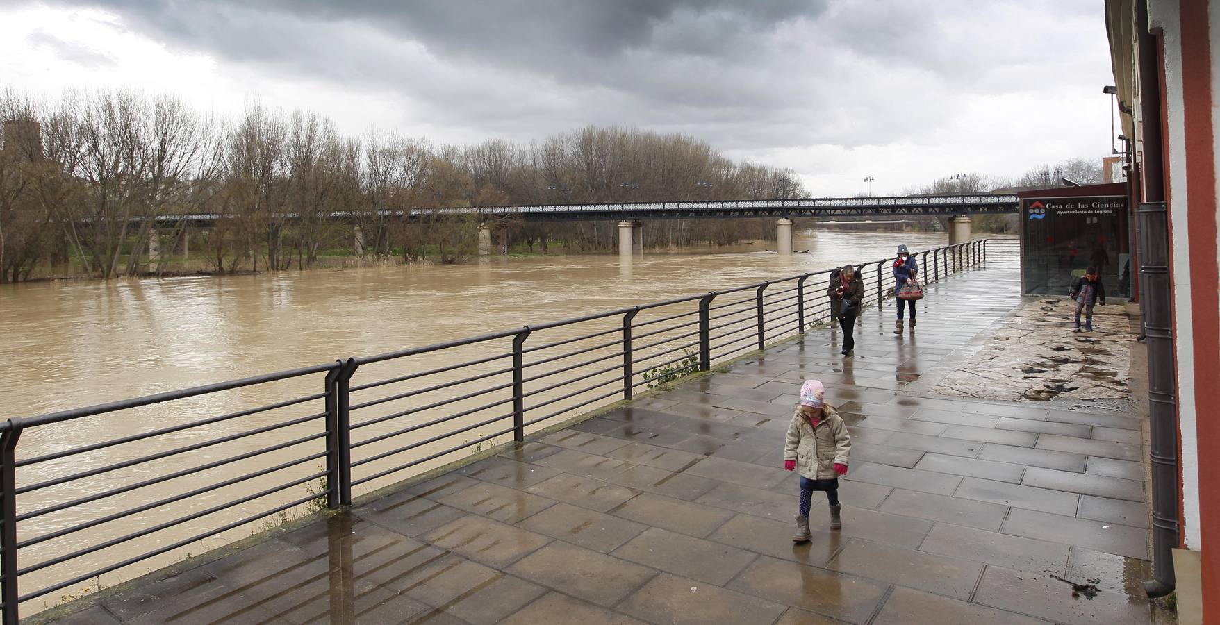 Logroño vigila el Ebro