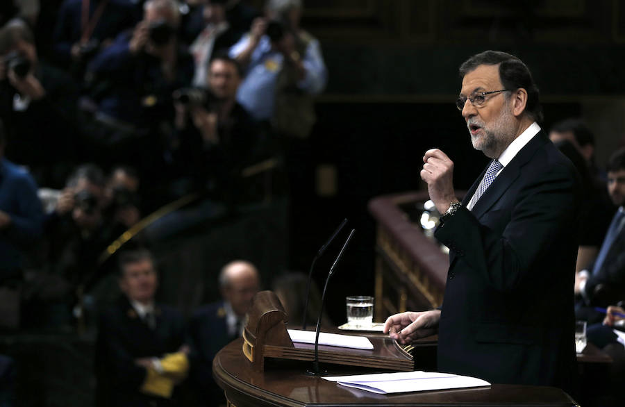 El presidente del Gobierno en funciones, Mariano Rajoy, durante su intervención en la segunda jornada de investidura del candidato socialista, Pedro Sánchez.