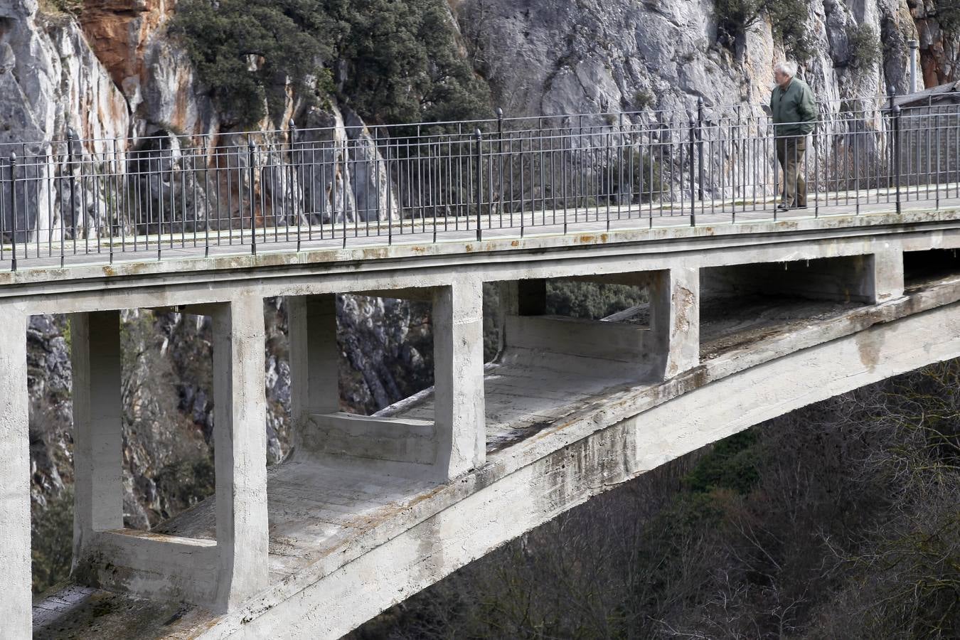 Ortigosa pide ayuda para sus puentes