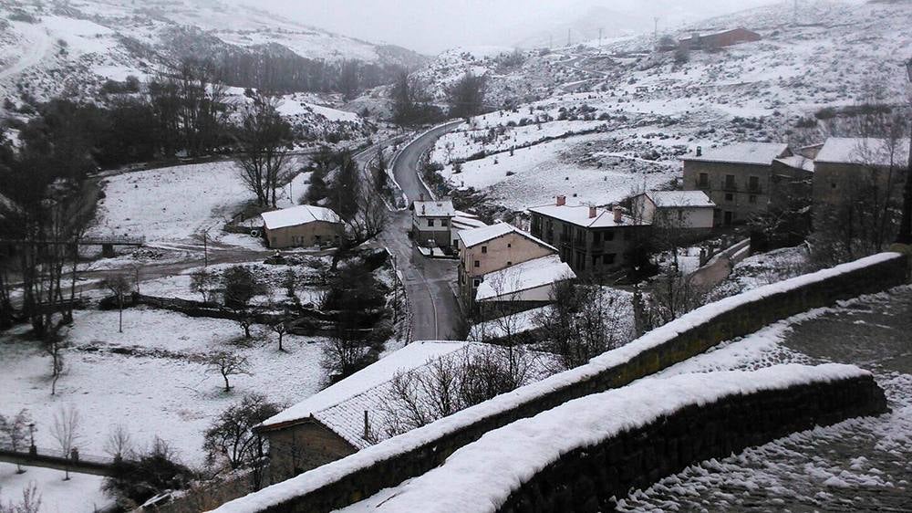 Jalón de Cameros se queda blanco