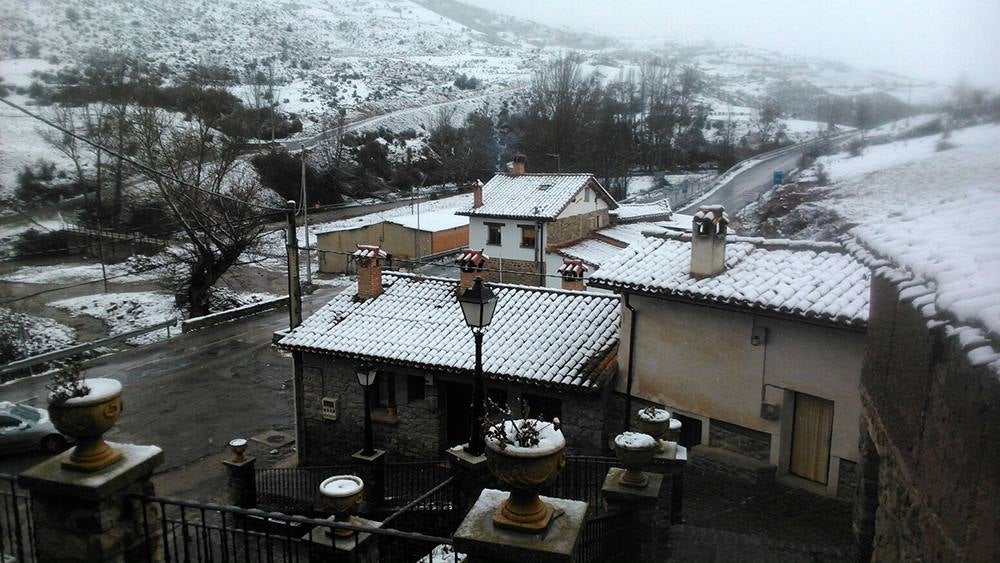 Jalón de Cameros se queda blanco