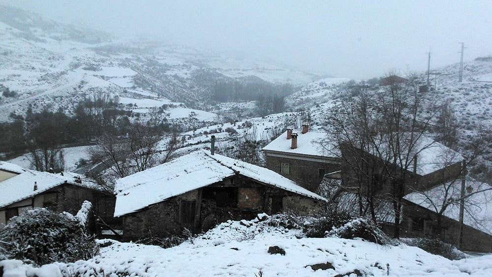 Jalón de Cameros se queda blanco
