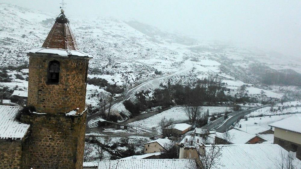 Jalón de Cameros se queda blanco