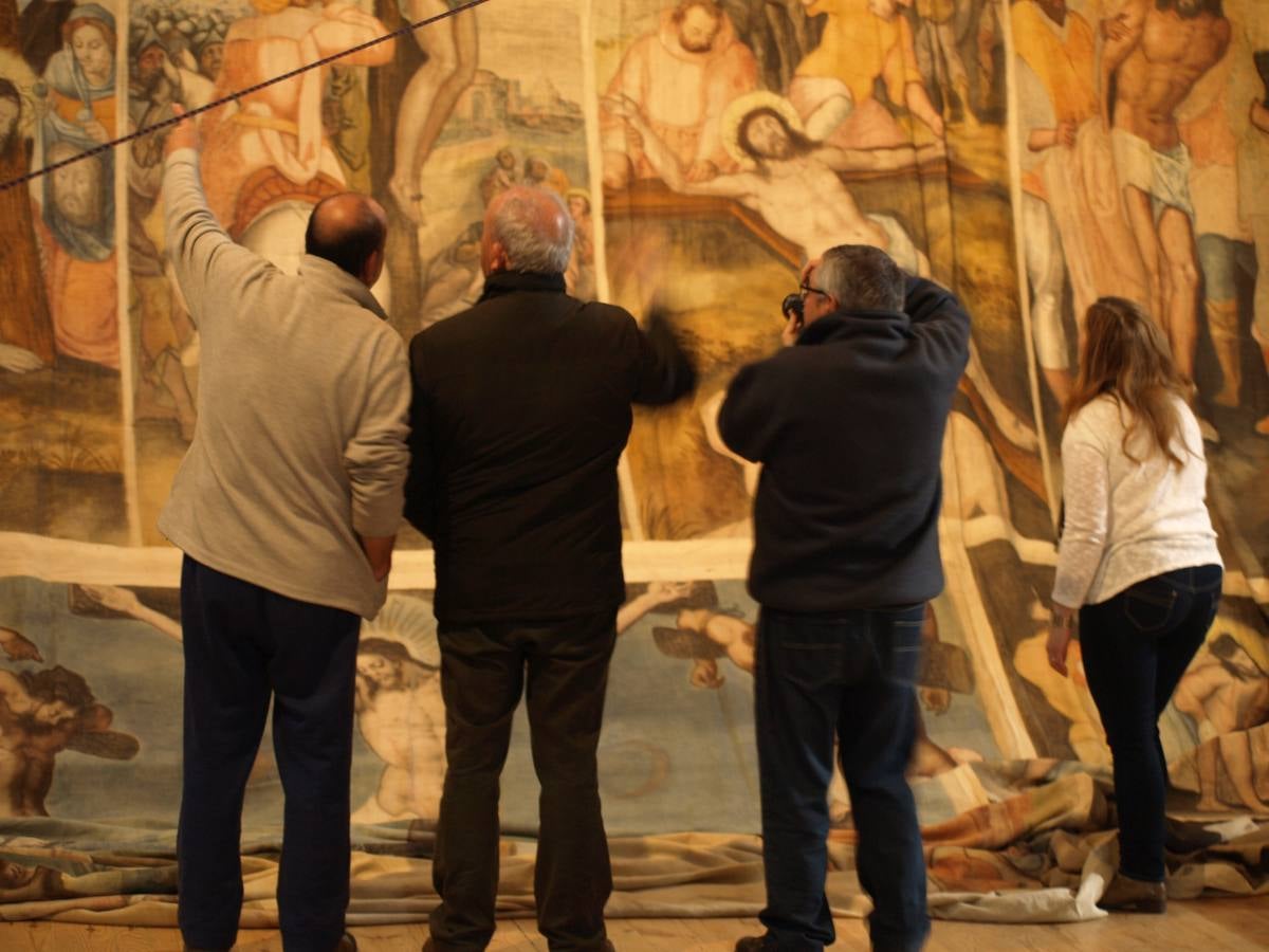 Colocación de La Sarga de Villoslada en el retablo mayor de la iglesia