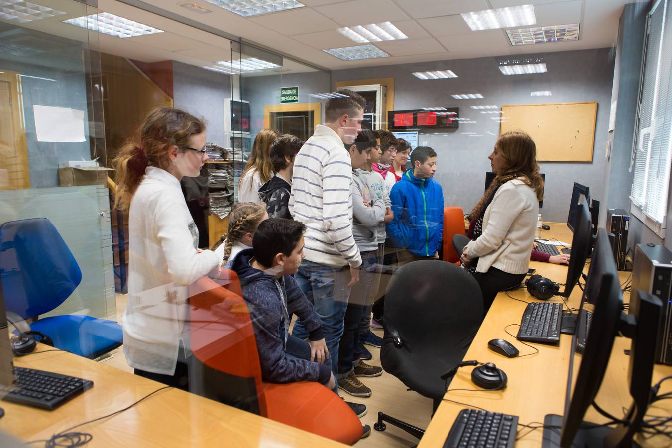 Los alumnos de 2º de la ESO del IES Celso Díaz, de Arnedo, visitan la multimedia de Diario LA RIOJA