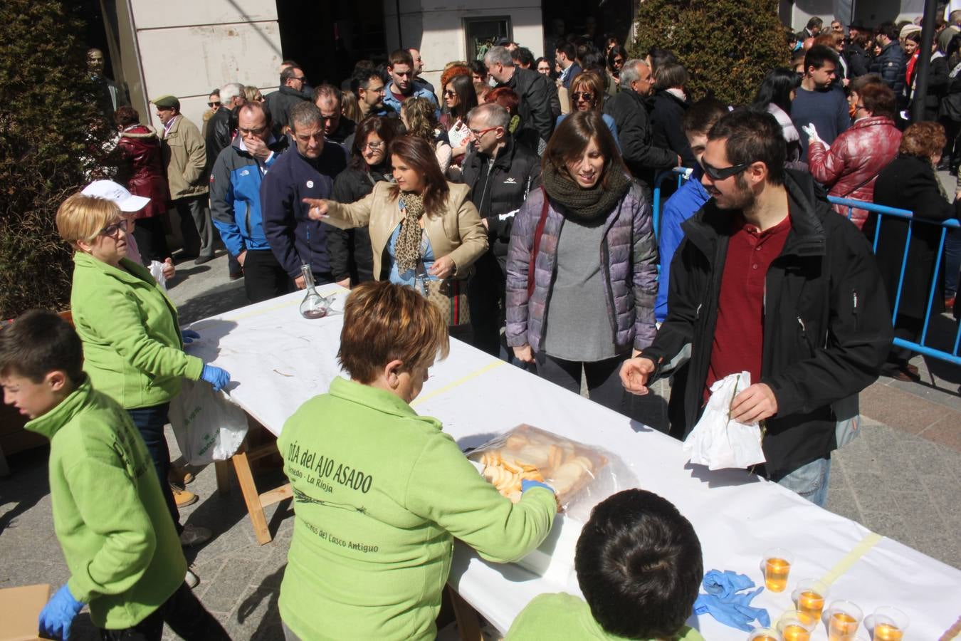 Arnedo celebra el XIII Dia del Ajo Asado