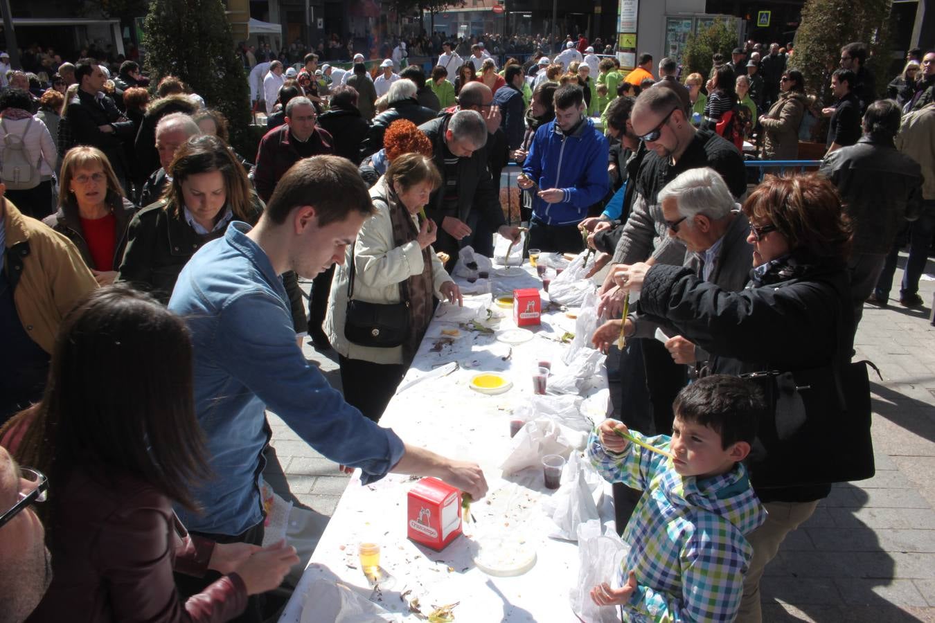 Arnedo celebra el XIII Dia del Ajo Asado