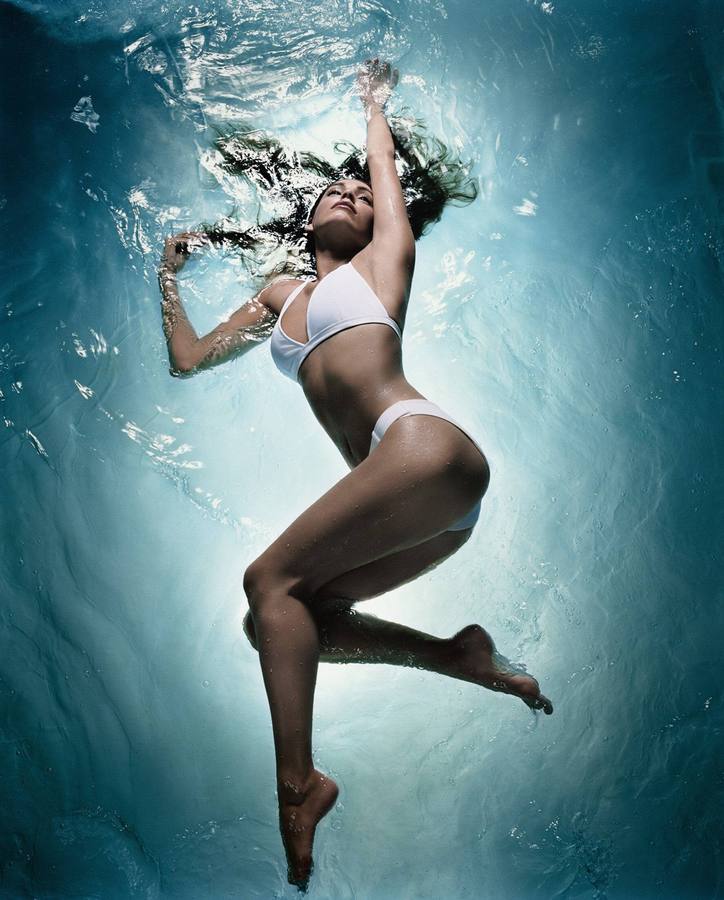 Kelly Brook escultural modelo y presentadora inglesa