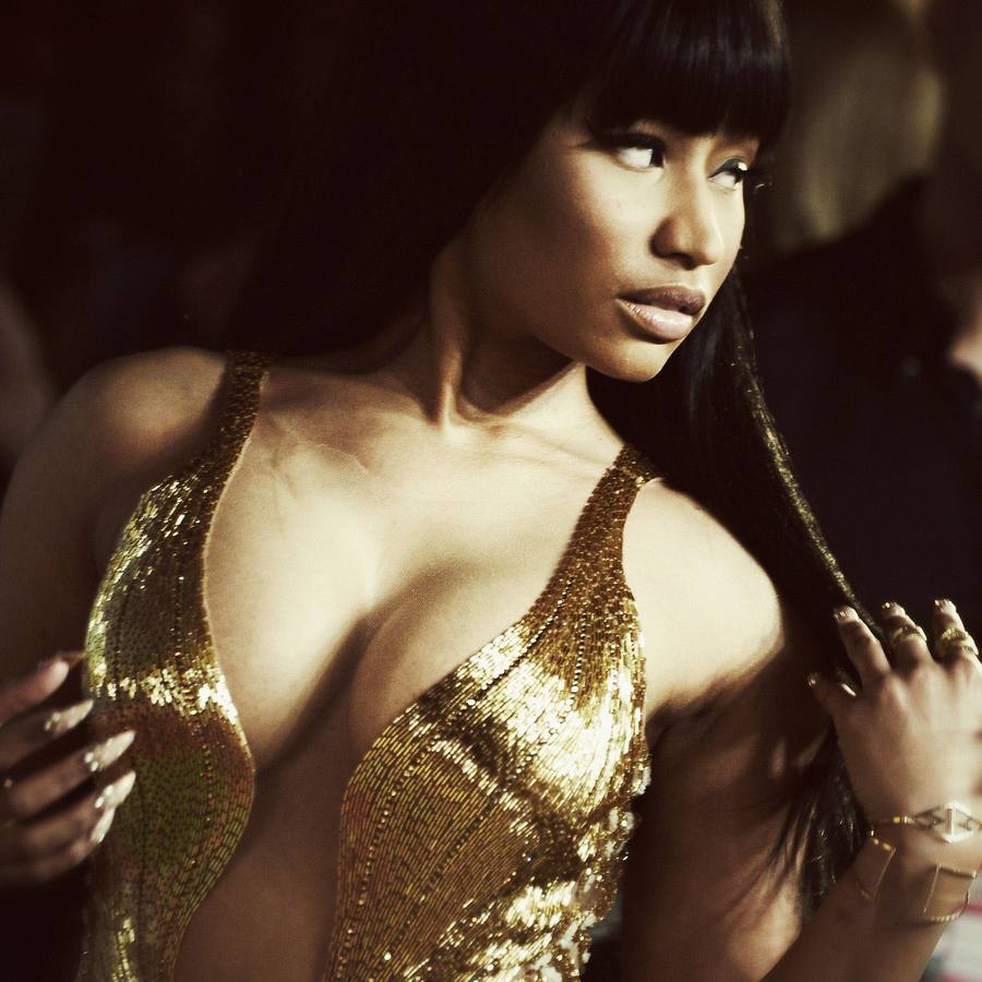 Nicki Minaj la sensual cantante