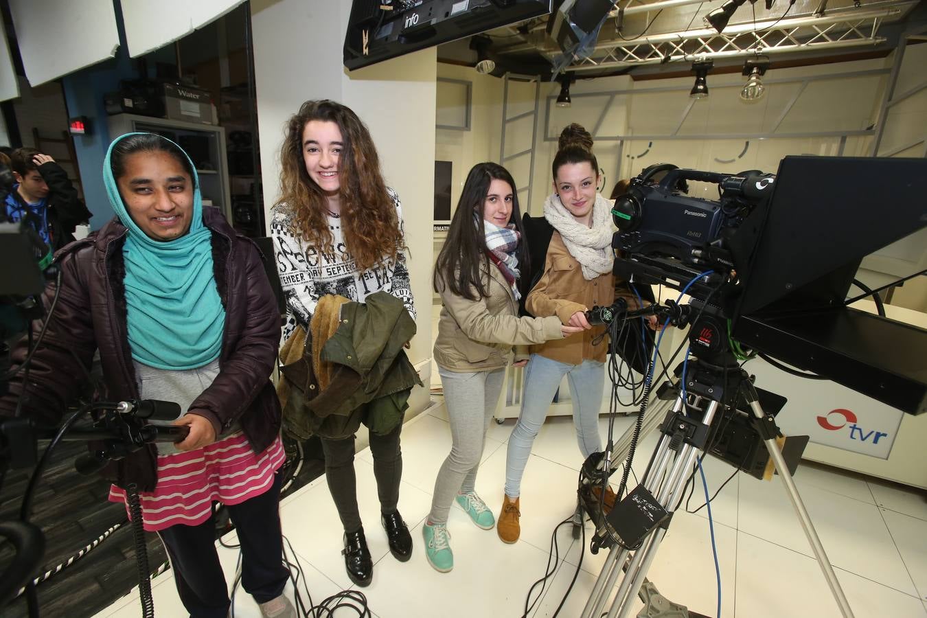 Alumnos de Jesuitas visitan Diario LA RIOJA