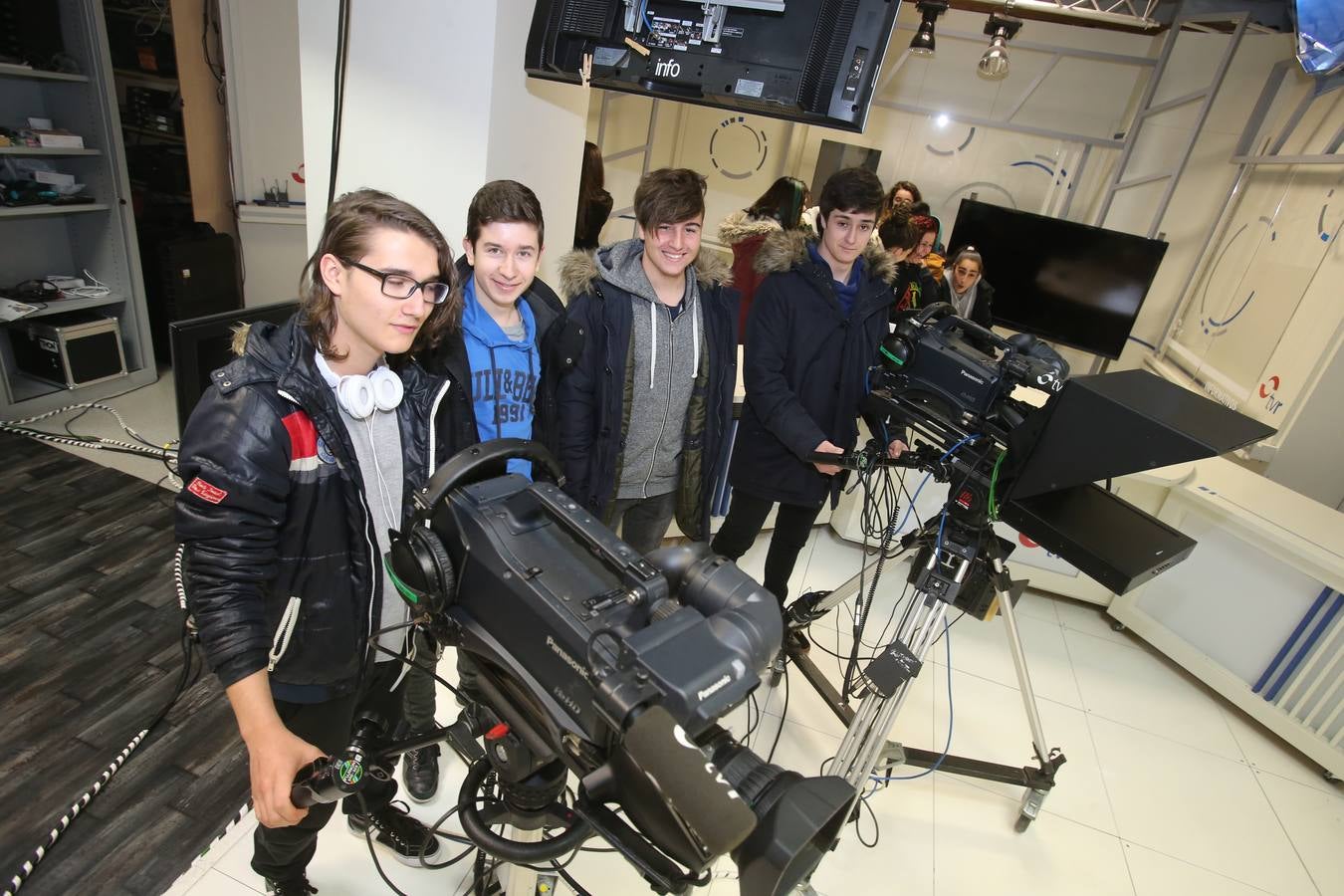 Alumnos de Jesuitas visitan Diario LA RIOJA