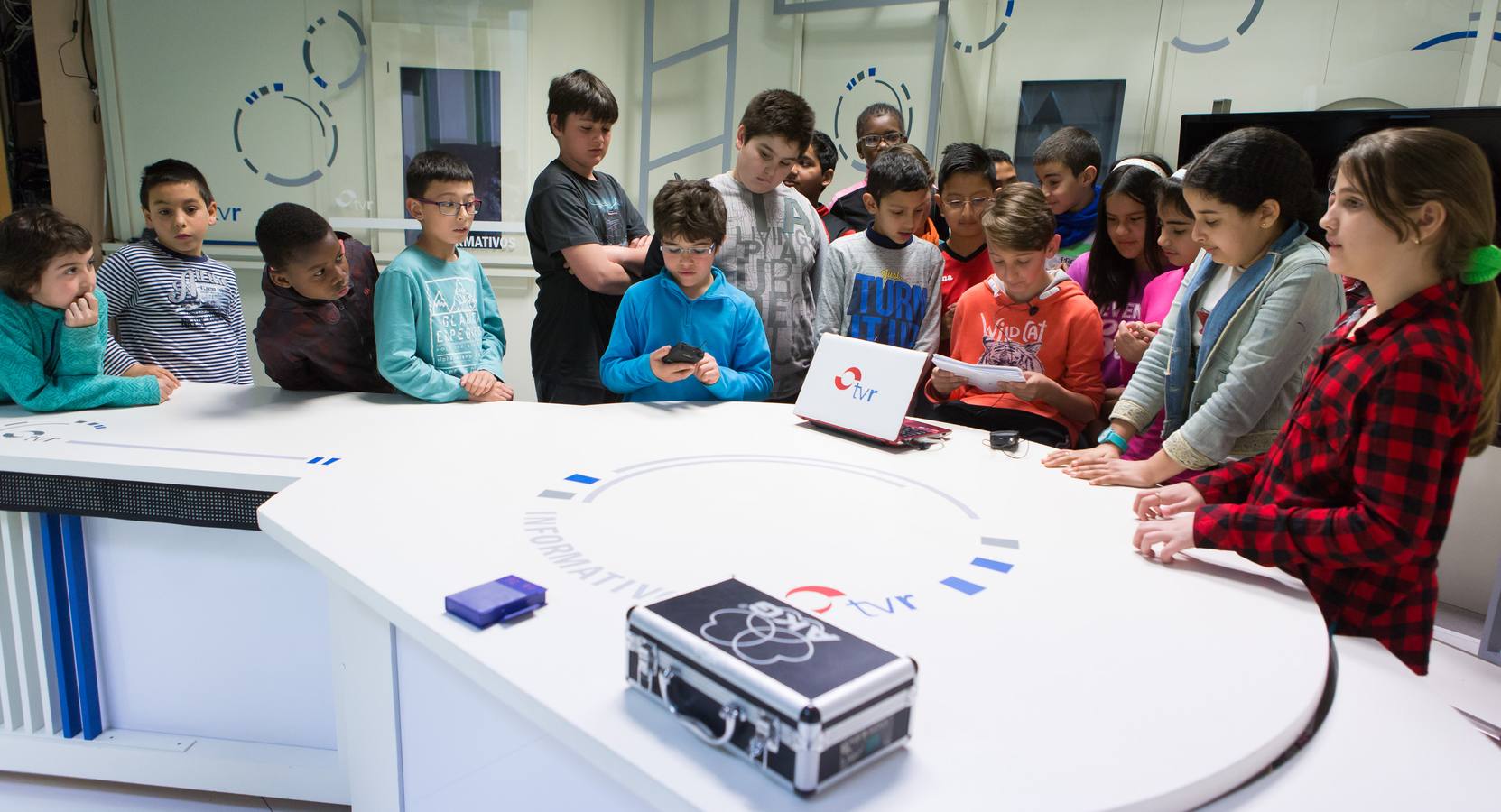 Los alumnos de 5º B de Primaria del Colegio Navarrete El Mudo visitan la multimedia de Diario LA RIOJA