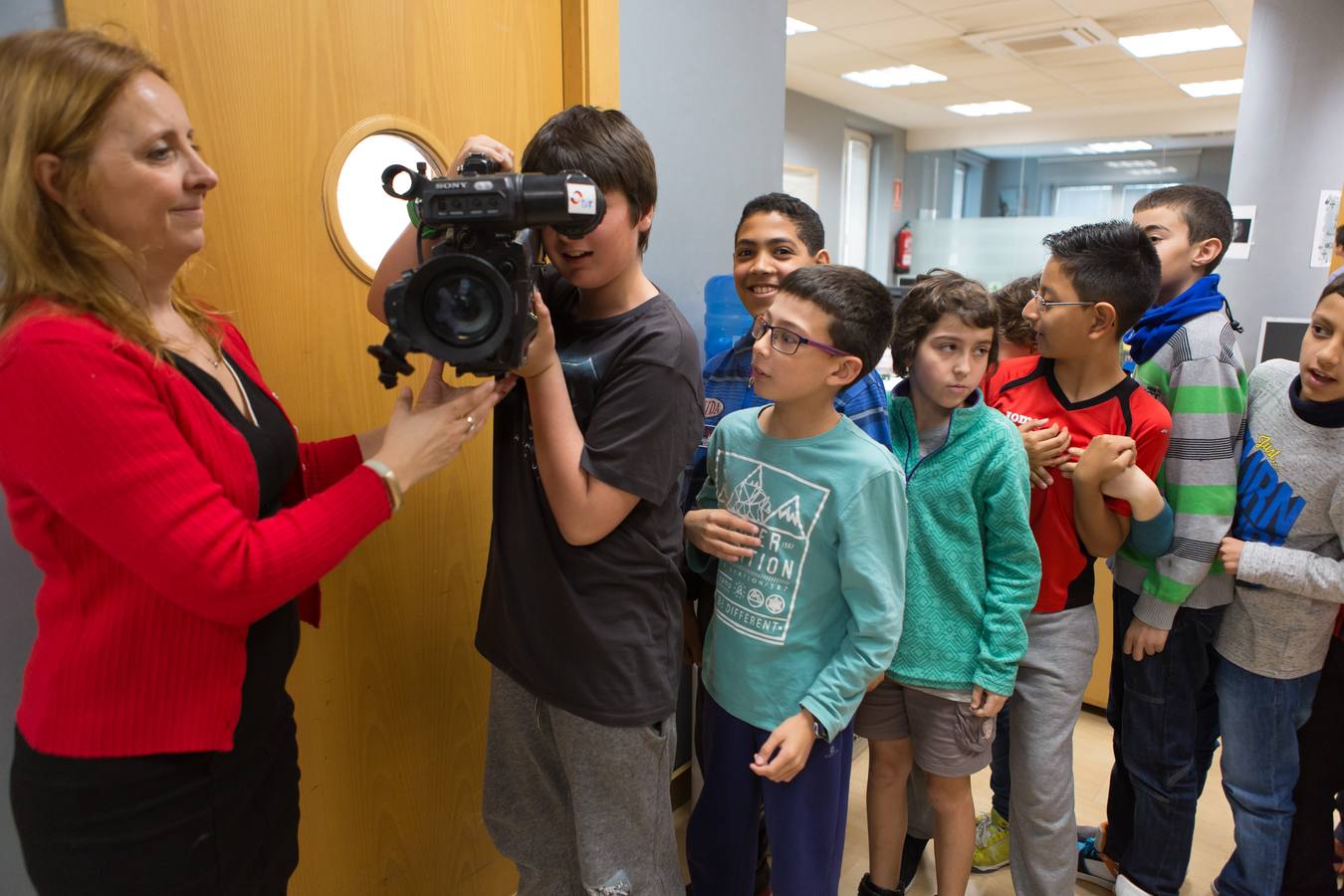 Los alumnos de 5º B de Primaria del Colegio Navarrete El Mudo visitan la multimedia de Diario LA RIOJA