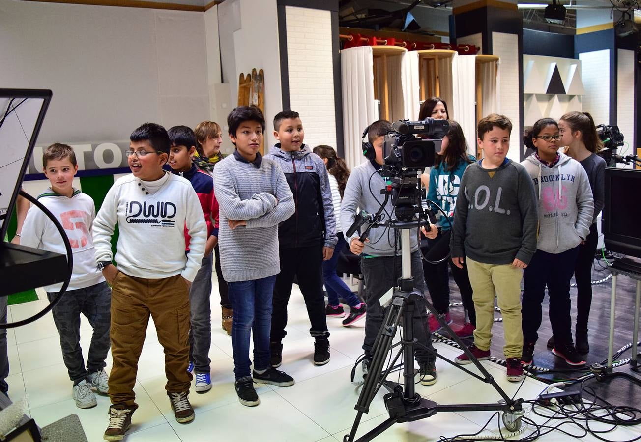 Los alumnos de 5º A de Primaria del Colegio Navarrete El Mudo visitan la multimedia de Diario LA RIOJA