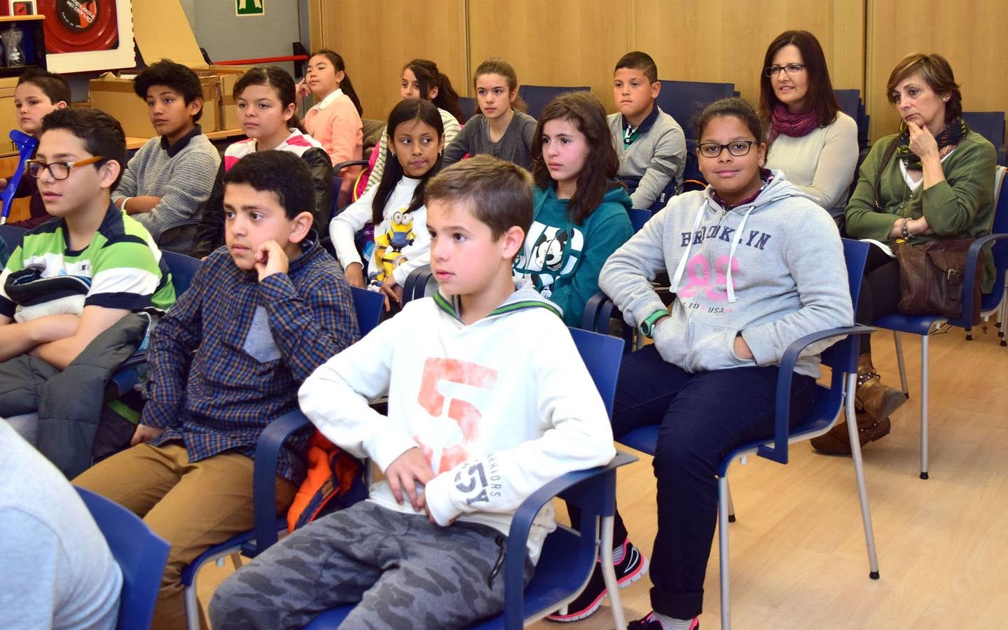 Los alumnos de 5º A de Primaria del Colegio Navarrete El Mudo visitan la multimedia de Diario LA RIOJA