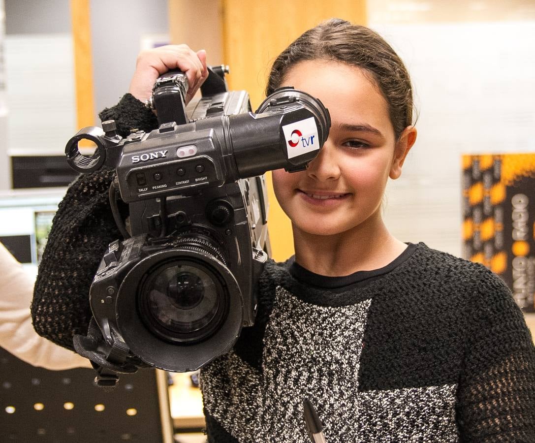 Los alumnos de 5º C de Primaria del Colegio Escolapios han visitado la multimedia de Diario LA RIOJA