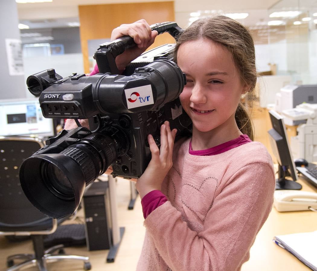Los alumnos de 5º C de Primaria del Colegio Escolapios han visitado la multimedia de Diario LA RIOJA