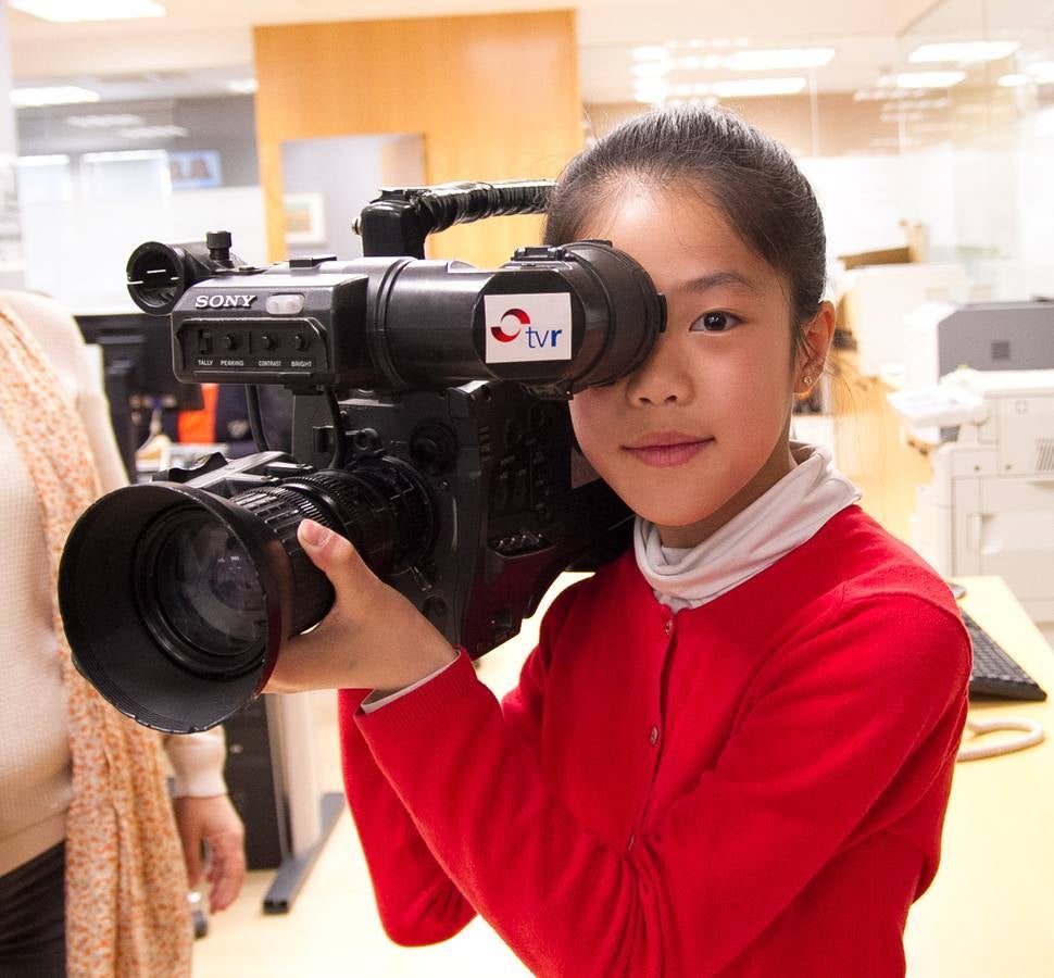 Los alumnos de 5º C de Primaria del Colegio Escolapios han visitado la multimedia de Diario LA RIOJA