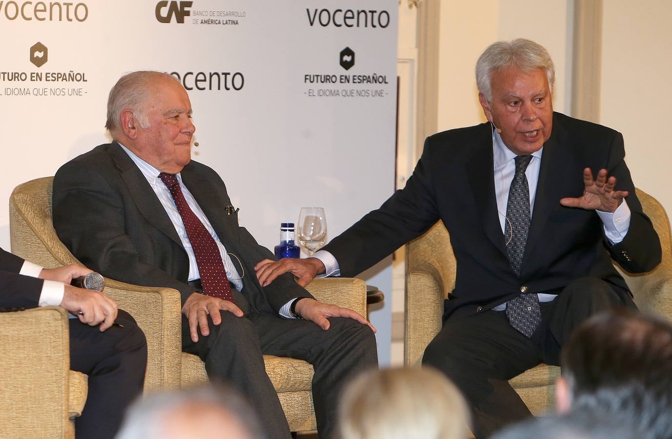 Felipe González y Enrique Iglesias, en Futuro en Español