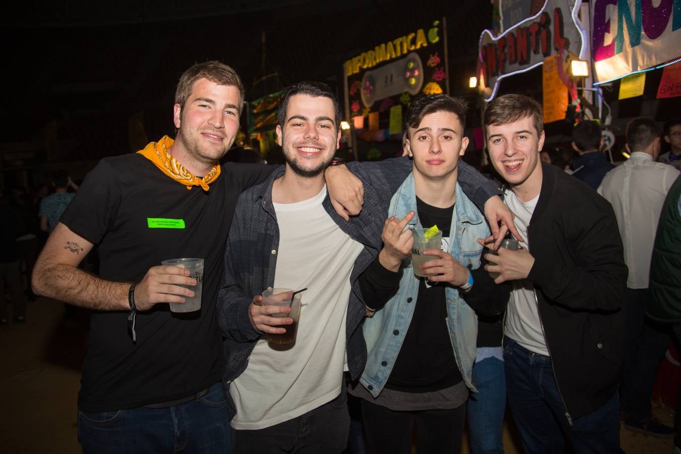 Los alumnos de la UR celebran la fiesta de Barras (II)