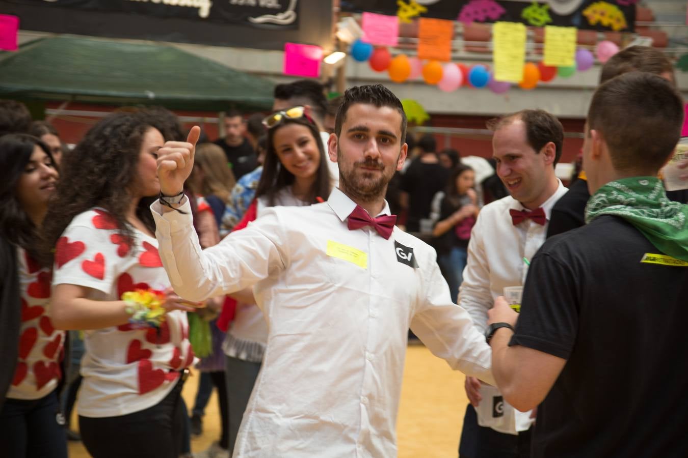 Los alumnos de la UR celebran la fiesta de Barras (I)