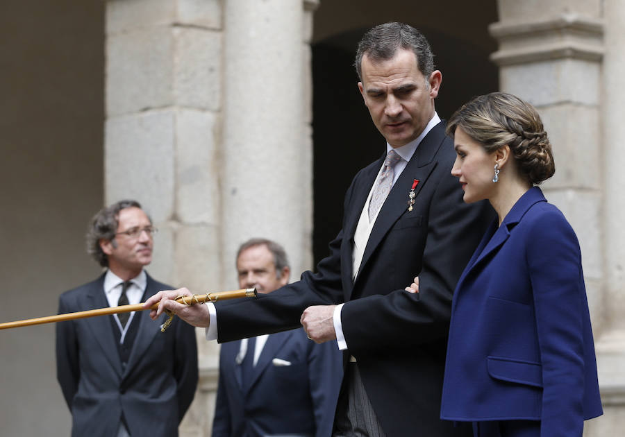 Los reyes Felipe y Letizia a su llegada esta mañana al Paraninfo de la Universidad de Alcalá de Henares.