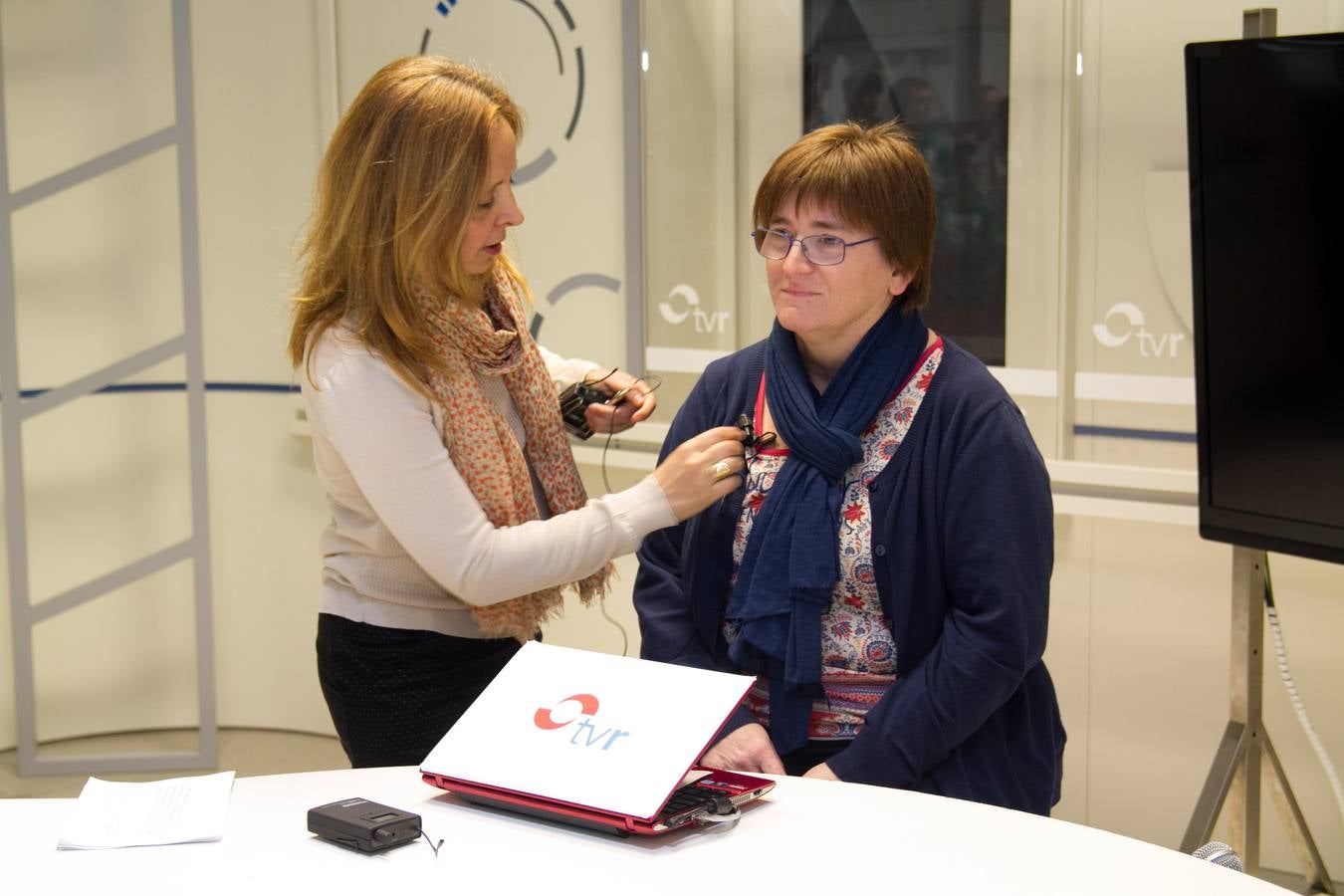 Los alumnos de 4º de la ESO y Gestión Administrativa del IES Comercio visitan la multimedia de Diario LA RIOJA