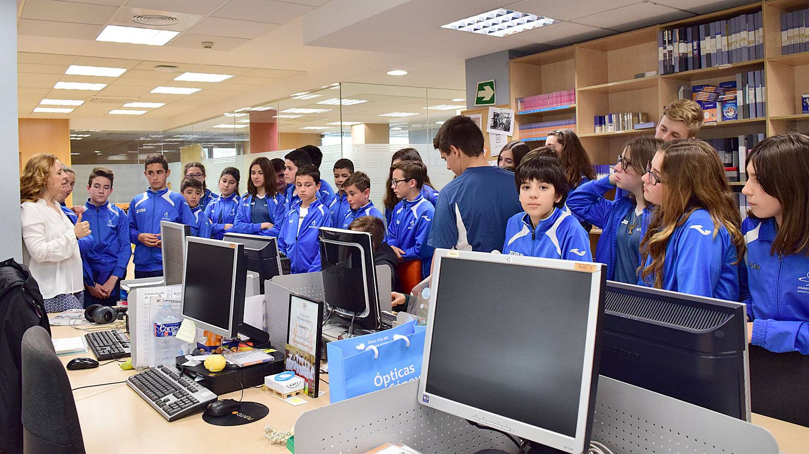 Los alumnos de 1º B de la ESO de Maristas visitan la multimedia de Diario LA RIOJA