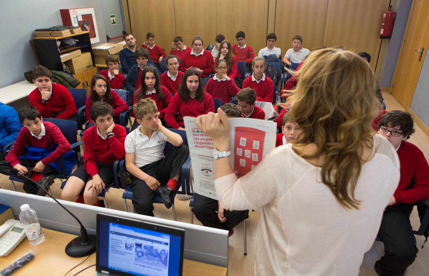 Los alumnos de 1º C de la ESO de Maristas visitan la multimedia de Diario LA RIOJA