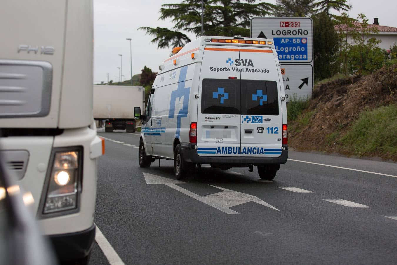 Un accidente, dos heridos y un gran atasco en Cenicero