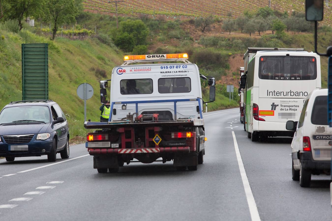 Un accidente, dos heridos y un gran atasco en Cenicero