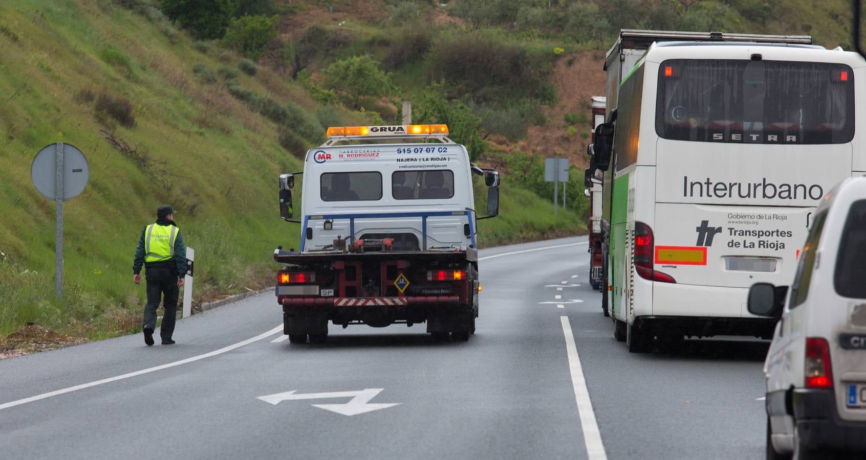 Un accidente, dos heridos y un gran atasco en Cenicero