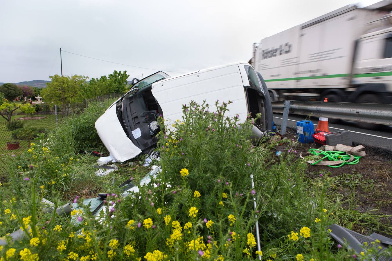 Un accidente, dos heridos y un gran atasco en Cenicero