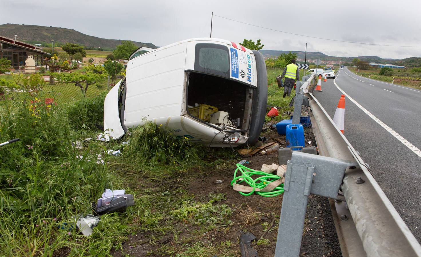 Un accidente, dos heridos y un gran atasco en Cenicero