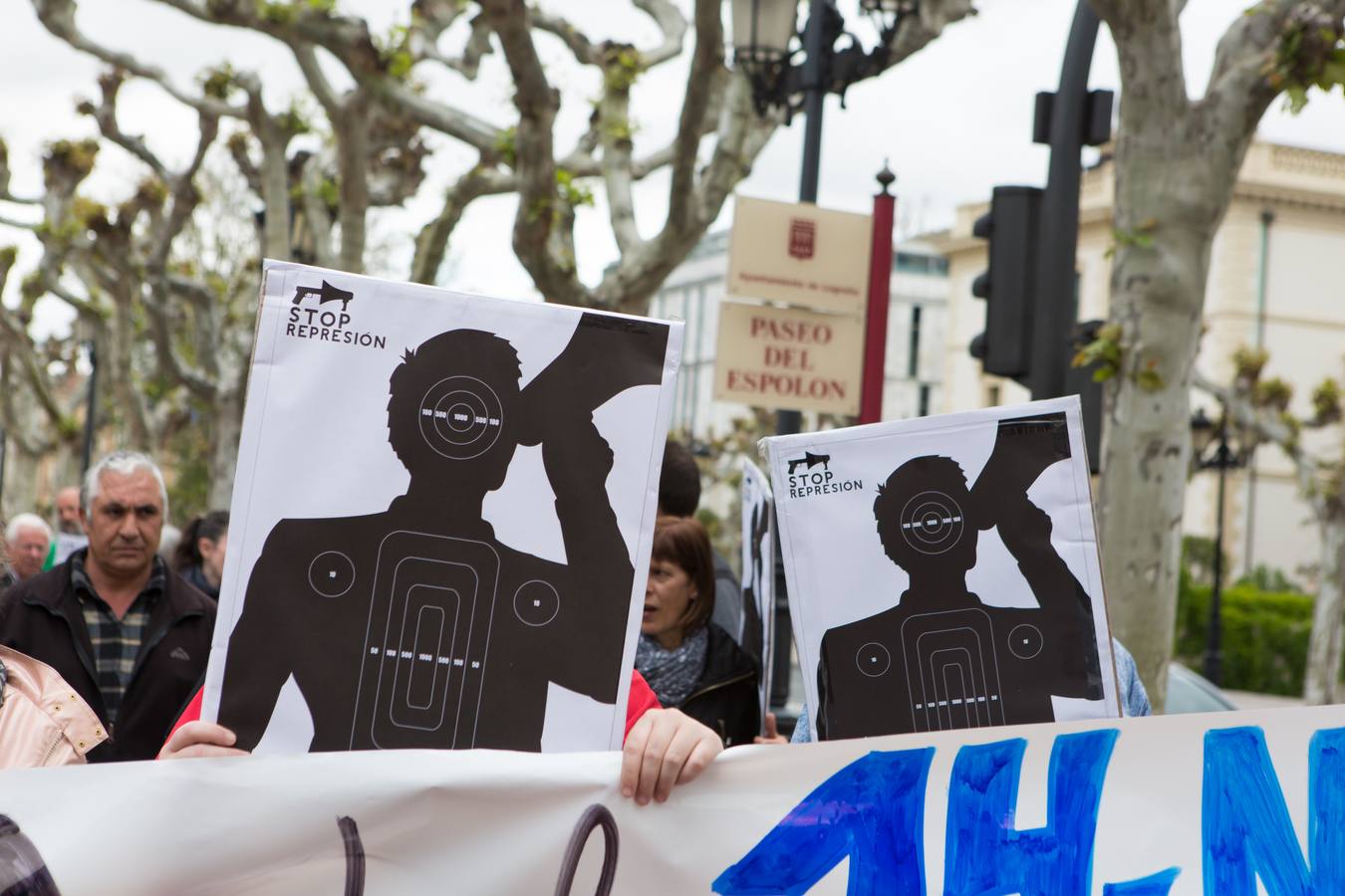 Unas 50 personas piden el fin del proceso contra los detenidos el 14N