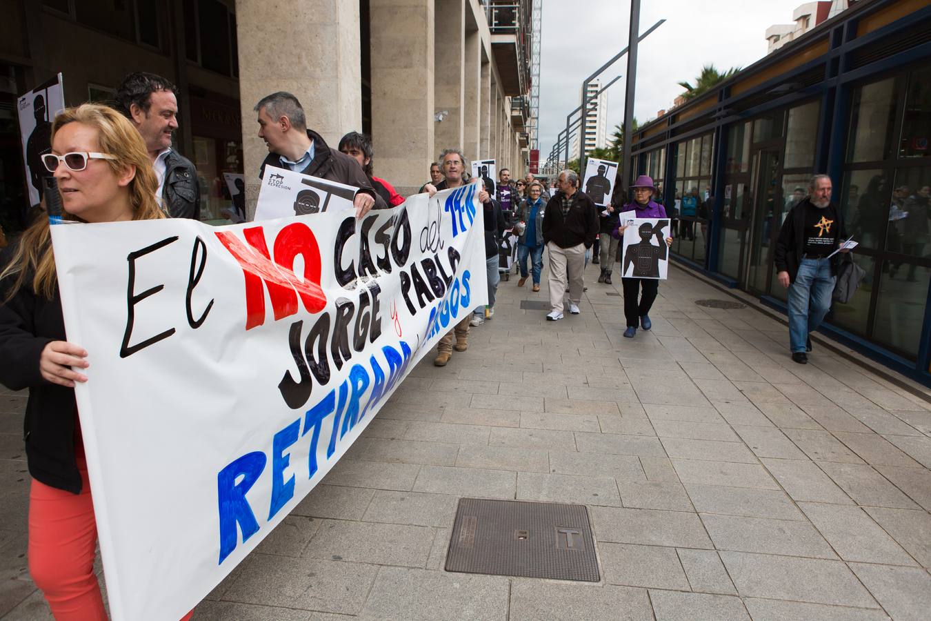 Unas 50 personas piden el fin del proceso contra los detenidos el 14N