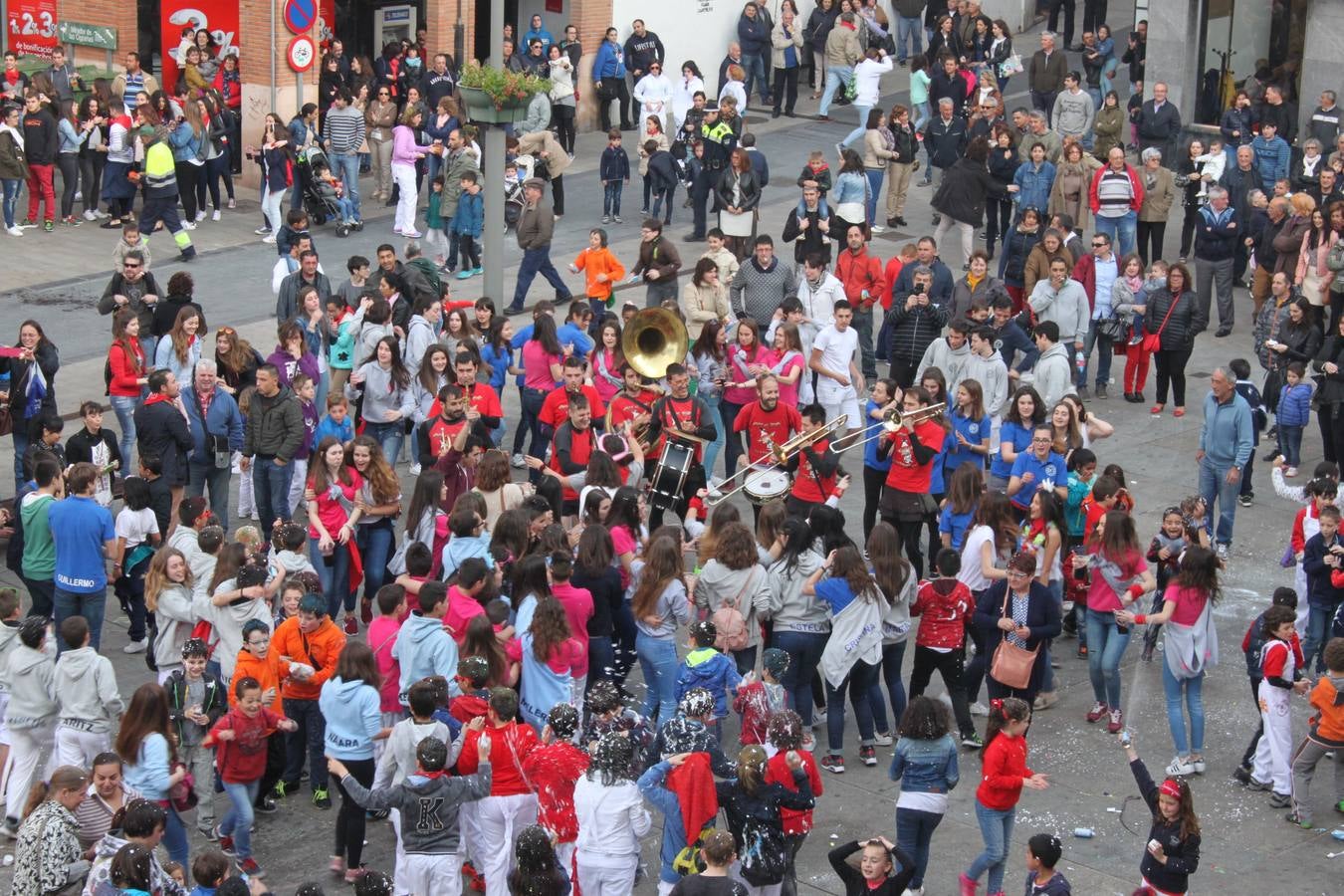 Alfaro empieza con el chupinazo sus fiestas de primavera