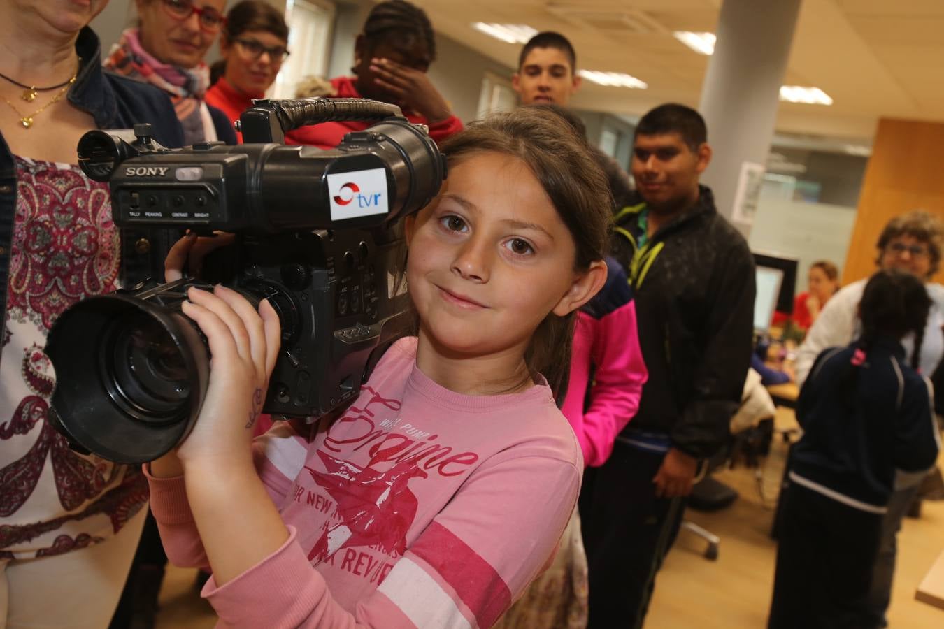 Alumnos del Colegio Los Ángeles visitan la multimedia de Diario LA RIOJA