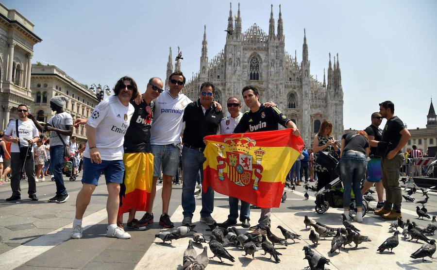 Las mejores imágenes de las aficiones del Real Madrid y Atlético de Madrid en Milán