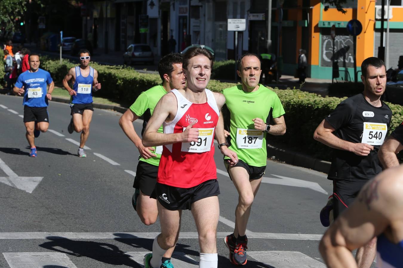 Una fiesta a todo ritmo por las calles de Logroño (II)